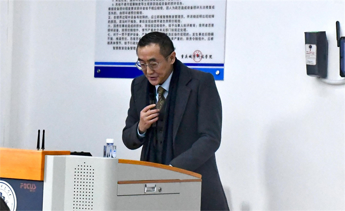 马克思主义学院召开2025年工作部署会