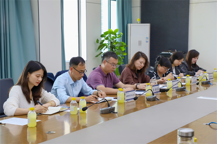 重庆城市科技学院巴南校区管理委员会举办“倾听·服务·共建”服务接待日活动